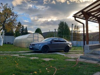 VW Jetta 1.6 TDI DSG - 2