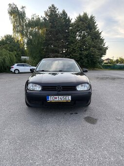 VW Golf 4,1.6 benzín,r.v2001 - 2