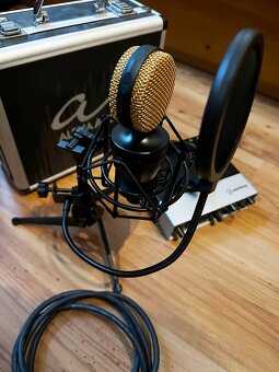 et pre podcast, alebo stream mikrofón/zvukovka/stojan - 2
