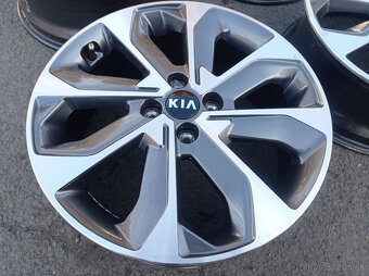 4x100 Kia Stonic 6,5Jx17 ET49 č.52910-H8500 alu disky - 2