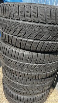 Predám zimné pneumatiky Pirelli Sottozero 255/40R18 - 2
