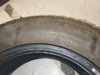 Predám 2ks zimné pneu Barum Polaris 195/65 R15 - 2