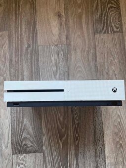 Predám Xbox One S500GB - 2