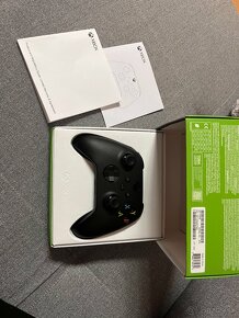 Xbox bezdrôtový ovládač Carbon Black - 2