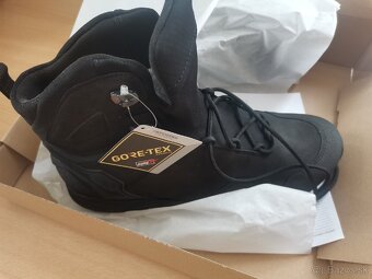 Polovysoká obuv Goretex - 2