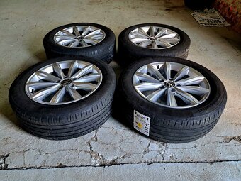 Predam Original elektrony Volkswagen 5X112 R17 a letne pneu - 2