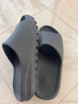 Yeezy slide - 2