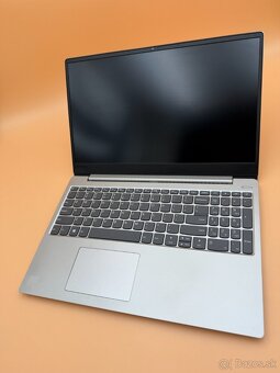 Lenovo IdeaPad 330S 15,6″ i5 / 20GB RAM / SSD+HDD / FHD / US - 2