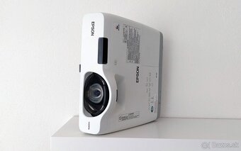 Predám projektor EPSON EB-530 - 2