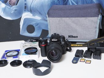 Nikon D7000 s príslušenstvom. - 2