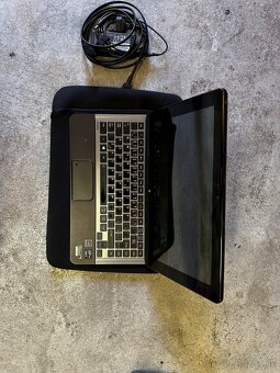 Prodám - Ultrabook Toshiba Satellite U920t-104 - 2