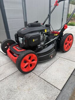 Predám kosačku s pojazdom, el.štartér ako nová, v záruke - 2