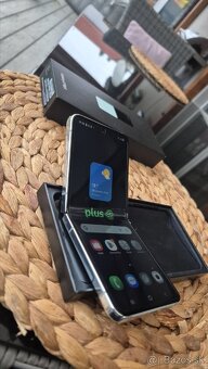 Predam Samsung Galaxy Z Flip 5 256gb mint ako novy - 2
