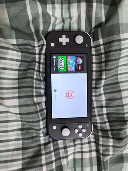 Nintendo switch lite - 2