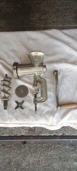 Mlynček na maso - 2