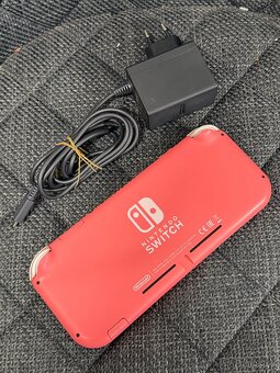 Nintendo switch Lite 32gb coral pink - pekný stav - 2