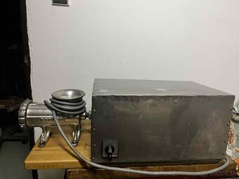 Elektrický mäsový mlynec na 380V - 2