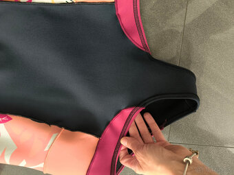 Neoprén ROXY veľkosť S NOVÝ PC: 120 € - 2