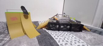 Tech Deck display fingerboard - 2