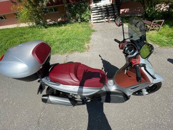 Piaggio Beverly Sport Touring 350 - 2