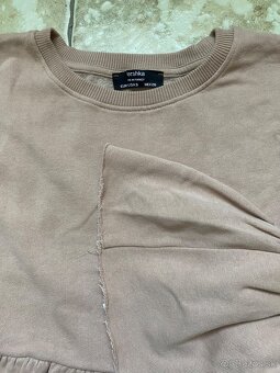 Béžová mikina s volánom Bershka - 2