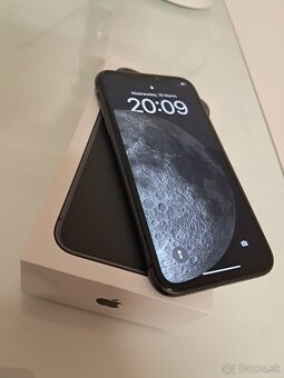 iPhone 11 64GB - 2