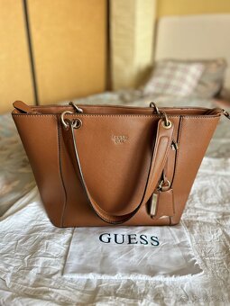 Hneda kozenna kabelka Guess - 2