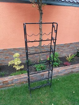 Kovaný stojan na víno - 2