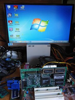 Funkčné Retro grafické karty - 2