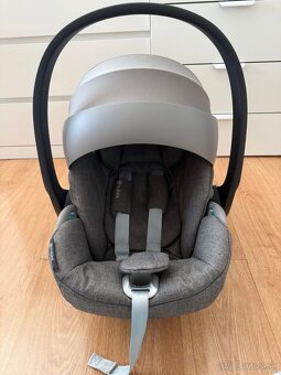 Cybex Cloud Z2+ i-Size a základňa isofix i-Size - 2
