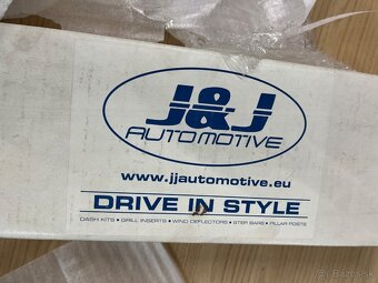 Mriezka masky Dodge Nitro - 2