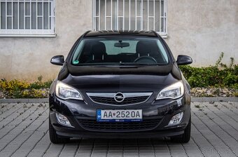 Opel Astra J 1.4 74 kW - 2