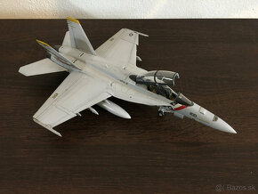 Postavený model F-18F Super Hornet 1:72 - 2
