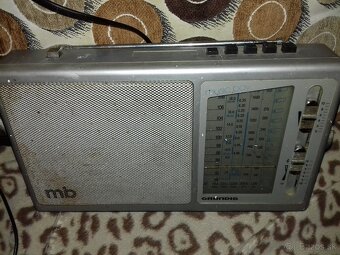 Predám rádio Grundig, telefón a baterky retro - 2
