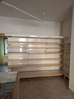 Predám regále a zariadenie predajne - 2