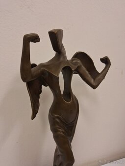 Bronzová socha Anděl - 2