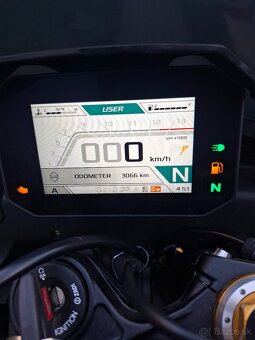 aprilia tuono v4 1100 Factory - 2