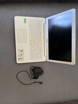 ASUS F556UQ-DM952T - 2
