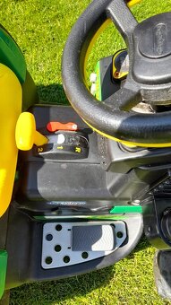 Predám elektr.traktor Peg Perego John Deere - 2