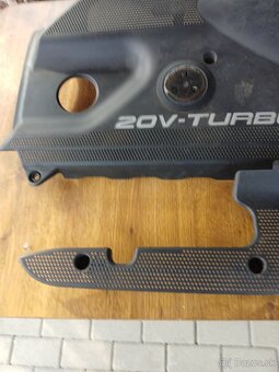 Ponúkam vrchny plast na motor vw 110 ,,132,,kw - 2