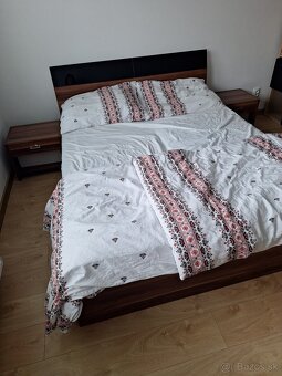 REZERVOVANE Manzelska postel zachovala - 2