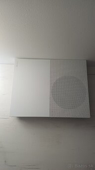 Xbox One S - 2