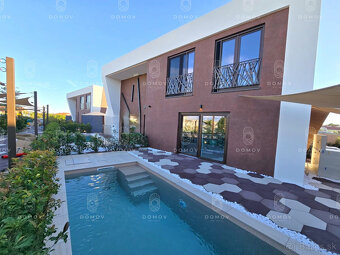 NIN - apartmán s bazénom a záhradkou, 300 m od mora - 2