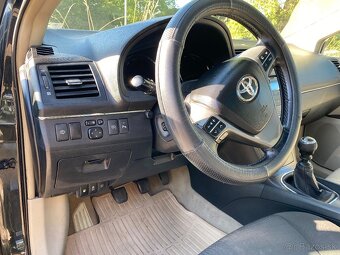 Toyota Avensis - 2