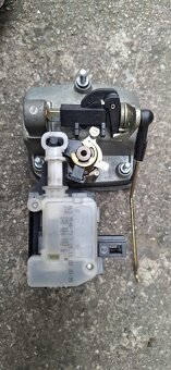 Kľučka kufra Seat Ibiza 6L , Seat Cordoba 6L - 2