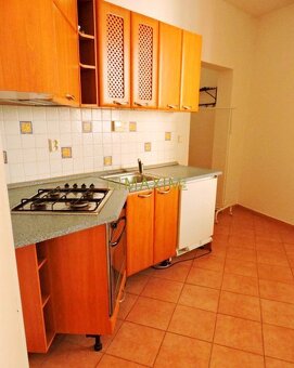 Ponúkame na predaj nebytový priestor pod Hradom na bývanie a - 2