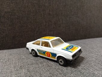 Matchbox Ford Escort RS 2000, Lesney England - 2