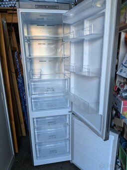 Chladnička s mrazničkou Samsung - 2