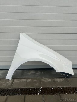 Predny pravy blatnik VW Golf 5 variant biela LR9A - 2