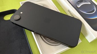 prdám iPhone 16e 128 GB Black, ako nový - 2